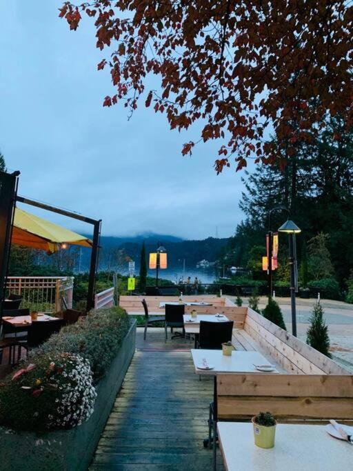 Oceanfront Zen Villa North Vancouver Exterior photo